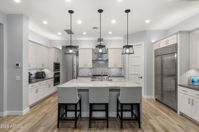 2052 E CRESCENT Way, Gilbert, AZ 85298