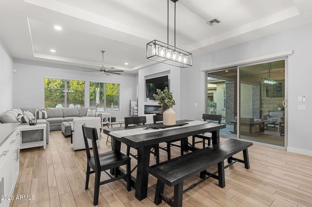 2052 E CRESCENT Way, Gilbert, AZ 85298