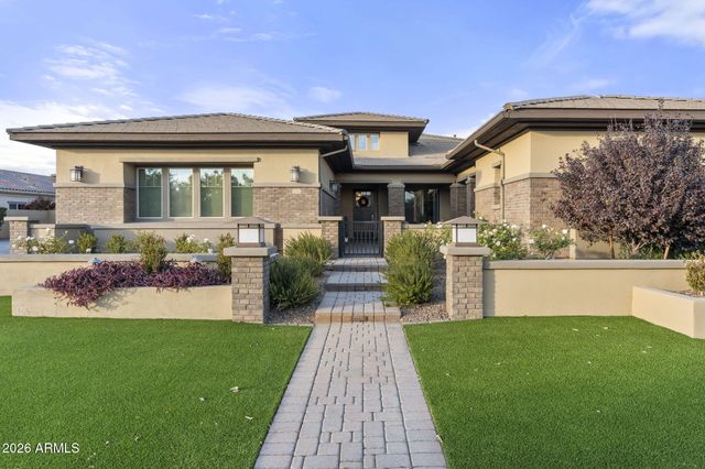 2052 E CRESCENT Way, Gilbert, AZ 85298