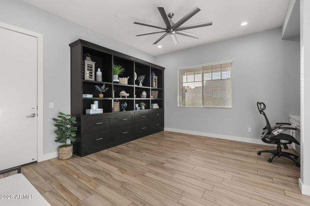 2052 E CRESCENT Way, Gilbert, AZ 85298