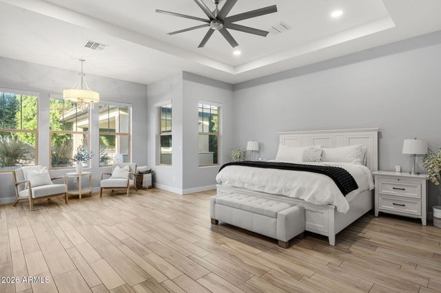 2052 E CRESCENT Way, Gilbert, AZ 85298