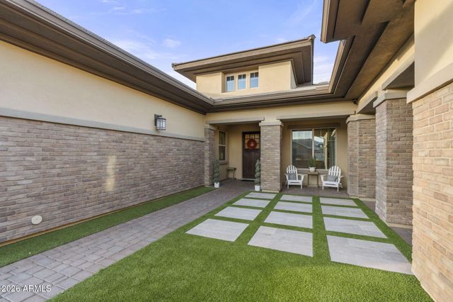 2052 E CRESCENT Way, Gilbert, AZ 85298