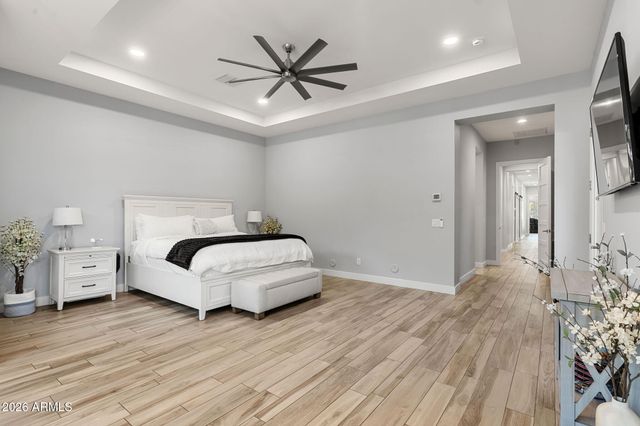 2052 E CRESCENT Way, Gilbert, AZ 85298