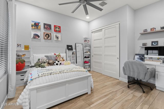 2052 E CRESCENT Way, Gilbert, AZ 85298