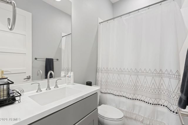 2052 E CRESCENT Way, Gilbert, AZ 85298