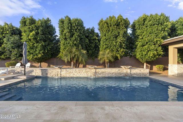 2052 E CRESCENT Way, Gilbert, AZ 85298