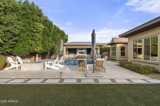 2052 E CRESCENT Way, Gilbert, AZ 85298