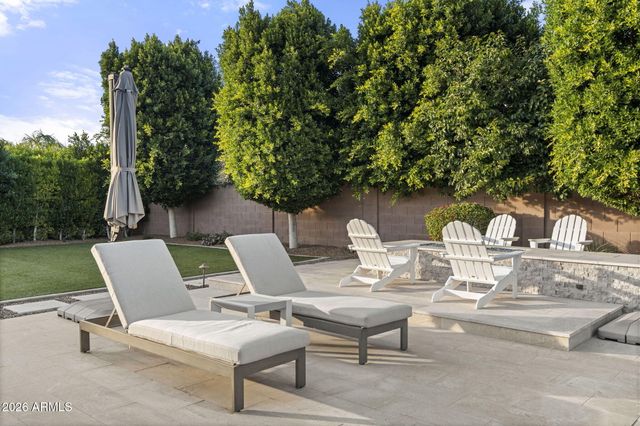 2052 E CRESCENT Way, Gilbert, AZ 85298