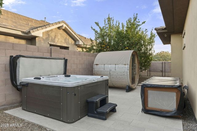 2052 E CRESCENT Way, Gilbert, AZ 85298