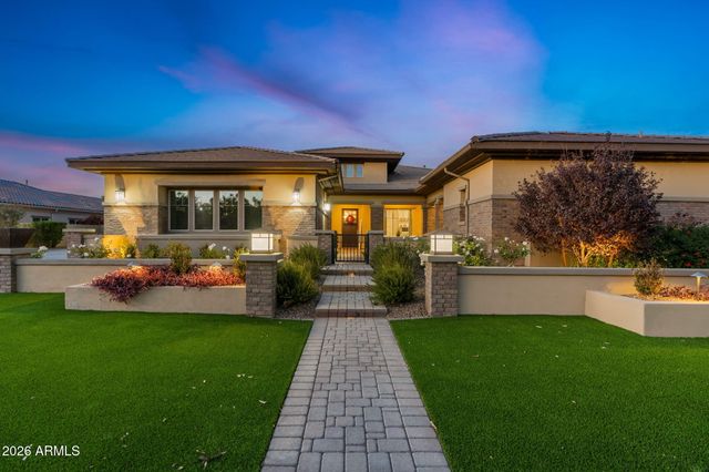 2052 E CRESCENT Way, Gilbert, AZ 85298