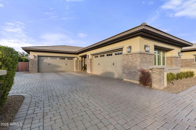 2052 E CRESCENT Way, Gilbert, AZ 85298