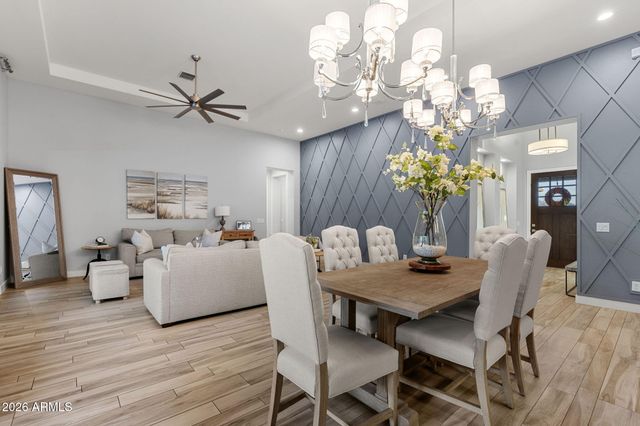 2052 E CRESCENT Way, Gilbert, AZ 85298