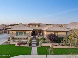 2052 E CRESCENT Way, Gilbert, AZ 85298