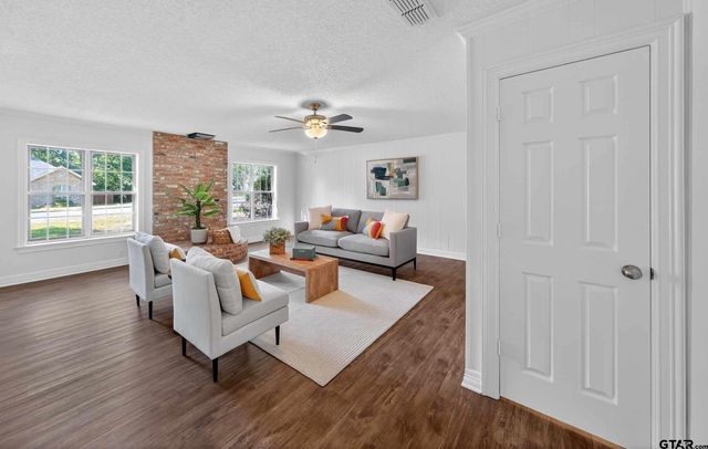 206 Woodhaven Dr, Whitehouse, TX 75791