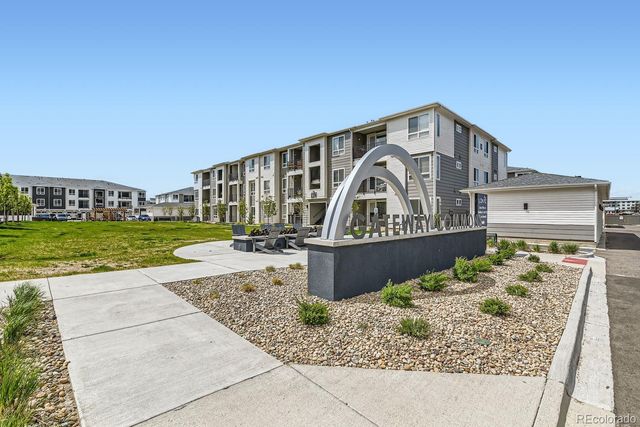 6153 N Ceylon Street 10-303, Denver, CO 80249