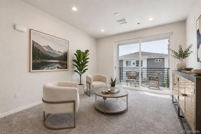 6153 N Ceylon Street 10-303, Denver, CO 80249
