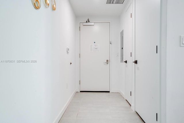 227 NE 2nd St 1909, Miami, FL 33132