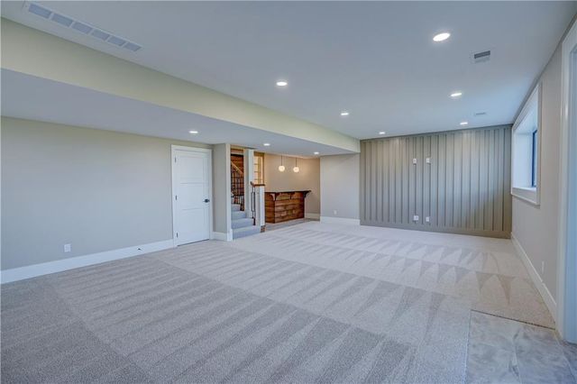 2 Red Fox Circle, Lake Winnebago, MO 64034