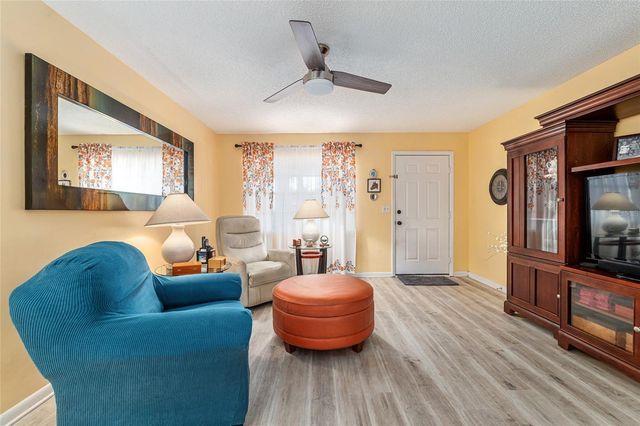 8711 SW 92ND PLACE D, Ocala, FL 34481