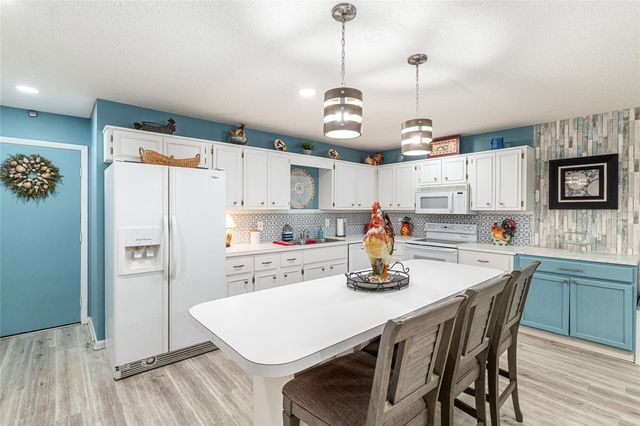 8711 SW 92ND PLACE D, Ocala, FL 34481