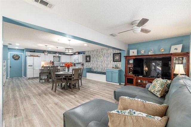 8711 SW 92ND PLACE D, Ocala, FL 34481