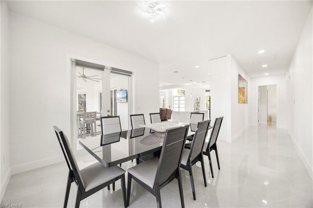 909 8th ST SE, Naples, FL 34117