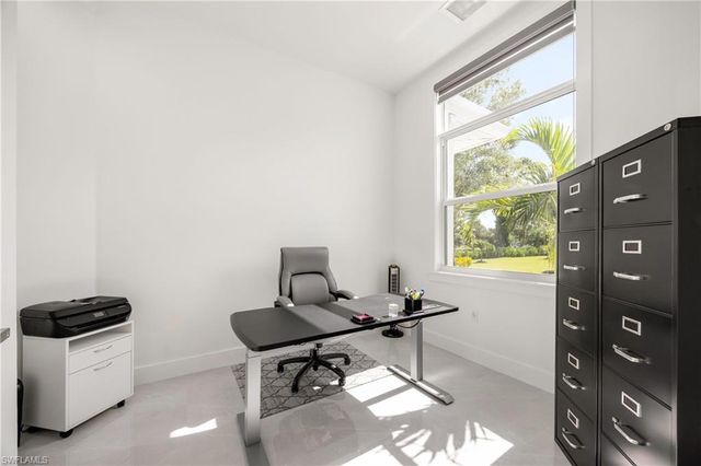 909 8th ST SE, Naples, FL 34117