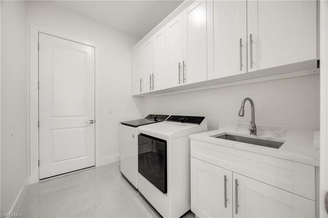 909 8th ST SE, Naples, FL 34117