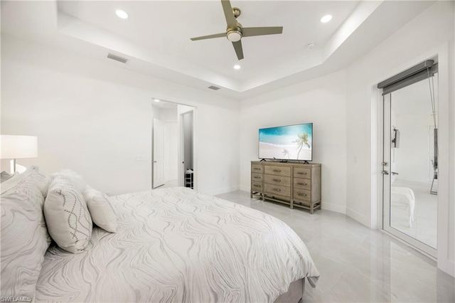 909 8th ST SE, Naples, FL 34117