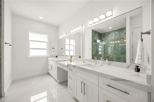 909 8th ST SE, Naples, FL 34117