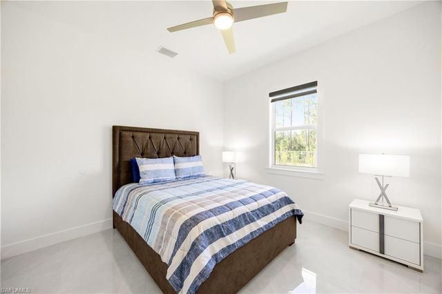 909 8th ST SE, Naples, FL 34117