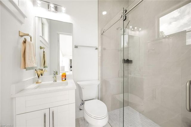 909 8th ST SE, Naples, FL 34117