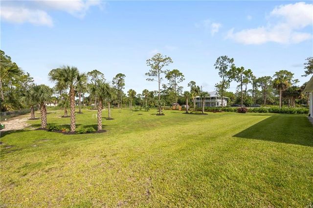 909 8th ST SE, Naples, FL 34117