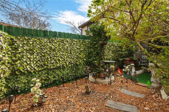 1198 Ashborough SE Terrace J, Marietta, GA 30067