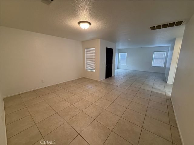 38646 Annette Avenue, Palmdale, CA 93551