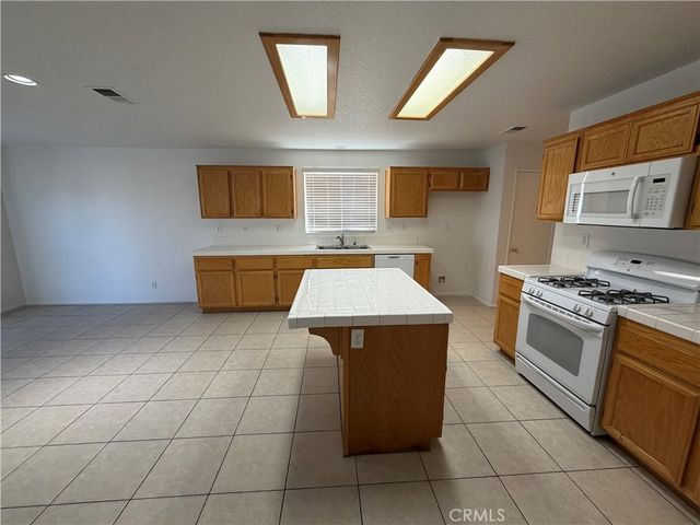 38646 Annette Avenue, Palmdale, CA 93551
