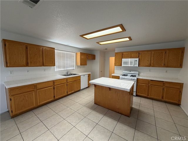 38646 Annette Avenue, Palmdale, CA 93551