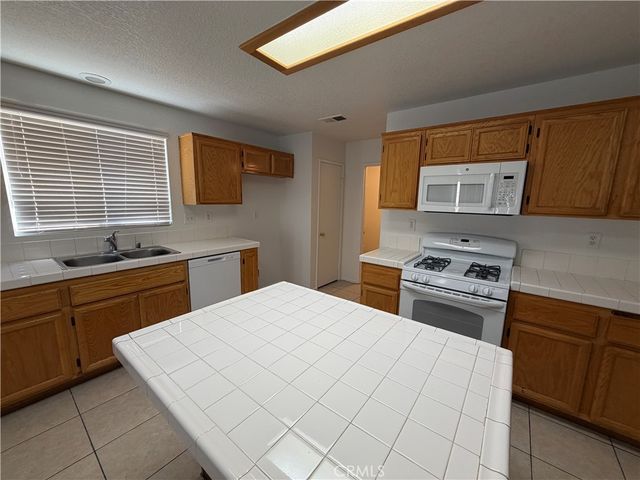 38646 Annette Avenue, Palmdale, CA 93551