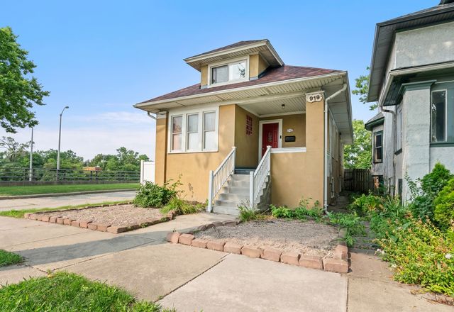 919 S Highland Avenue, Oak Park, IL 60304