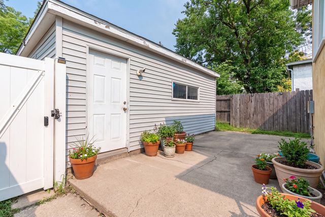 919 S Highland Avenue, Oak Park, IL 60304