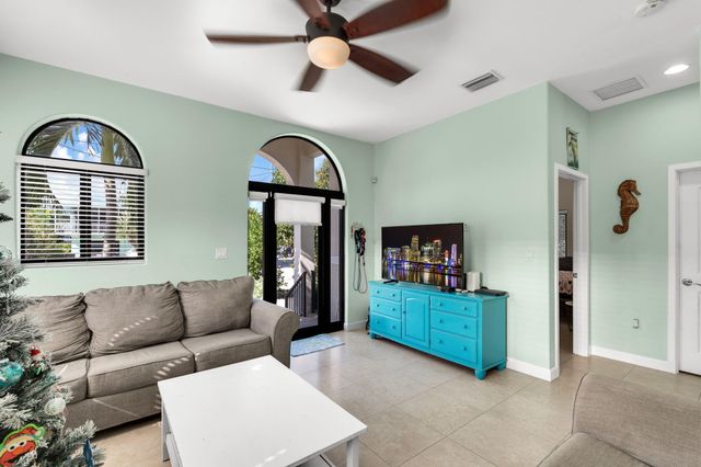 432 4Th Road, Key Largo, FL 33037