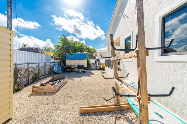 432 4Th Road, Key Largo, FL 33037