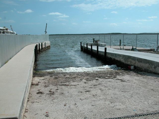 432 4Th Road, Key Largo, FL 33037