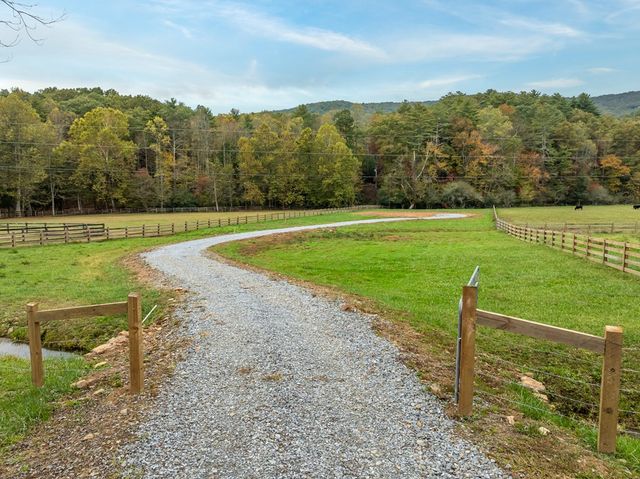 2673 Tails Creek Church Road, Ellijay, GA 30540