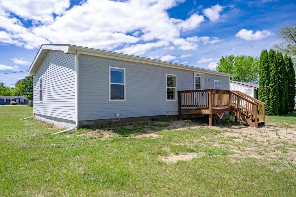 801 N Harvey Street, Necedah, WI 54646