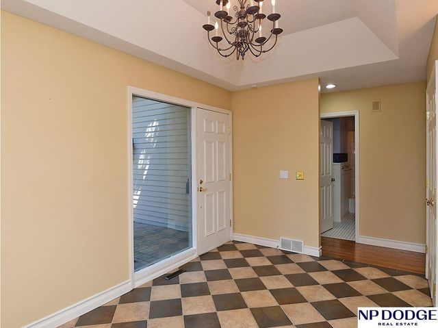 1032 S 112th Plaza, Omaha, NE 68154