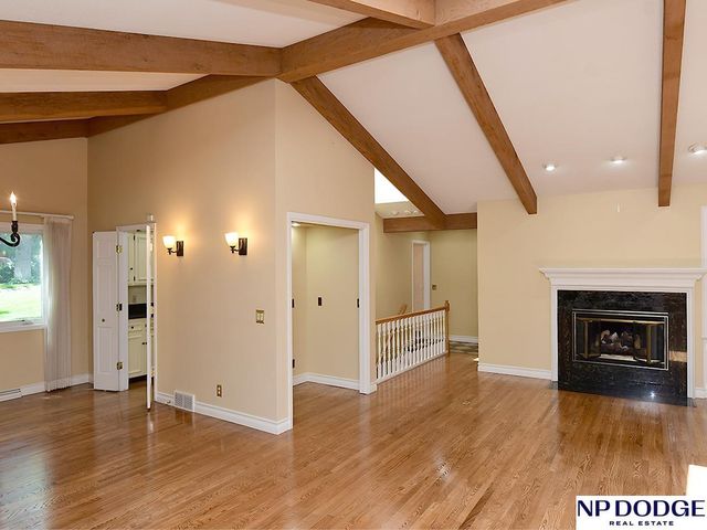 1032 S 112th Plaza, Omaha, NE 68154