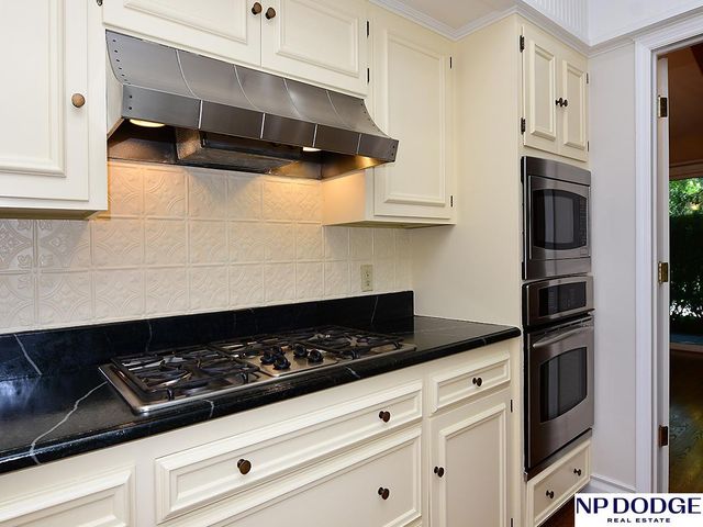 1032 S 112th Plaza, Omaha, NE 68154