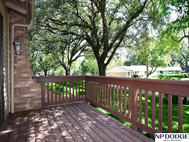 1032 S 112th Plaza, Omaha, NE 68154