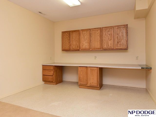 1032 S 112th Plaza, Omaha, NE 68154